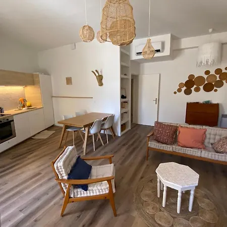 Le Boheme - Center Balcony And Air Conditioning! * مونبيلييه