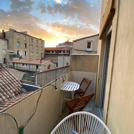 Le Boheme - Center Balcony And Air Conditioning! *
