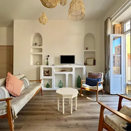 Le Boheme - Center Balcony And Air Conditioning! *
