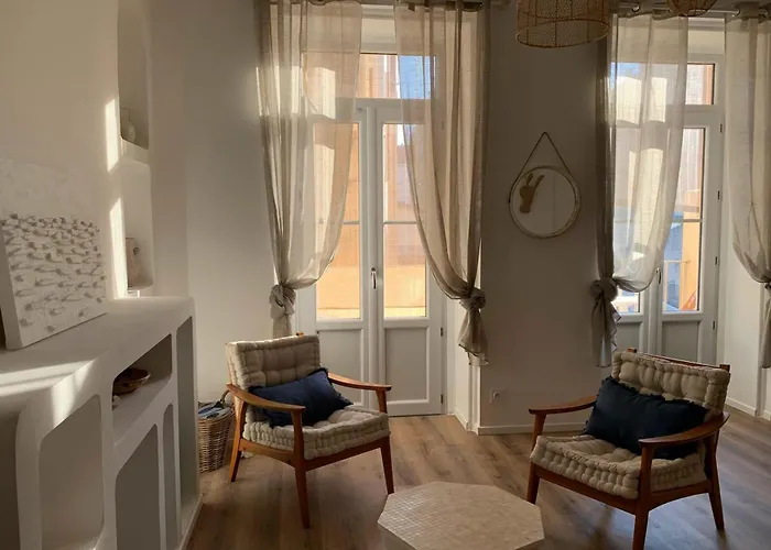 펜션 Le Boheme - Center Balcony And Air Conditioning!