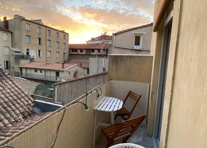 Le Boheme - Center Balcony And Air Conditioning! *